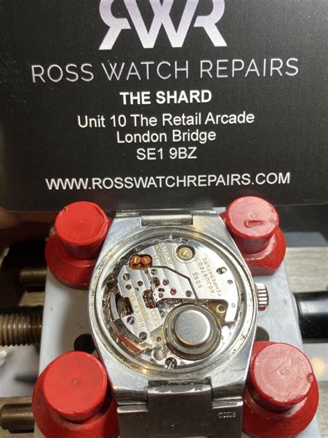 oyster quartz watch battery replacement